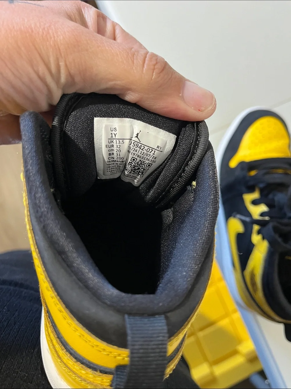 Nike Air Jordan 1Y Mid Kids Black Yellow Varsity